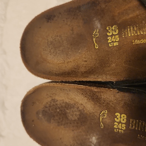 Birkenstock suade black sandals near new size 7W true size fit 8 1/2 to 9 - Picture 5 of 10